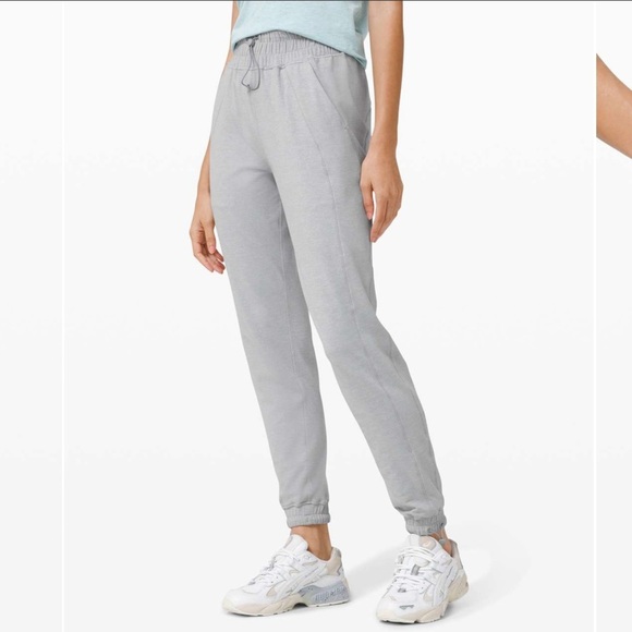 Lululemon 🍋 Ready to Rulu Jogger Cinch Color: Heathered Silver Drop - Picture 5 of 15